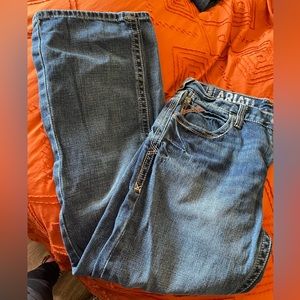 Men’s Ariat Jeans - Like new 34x32.